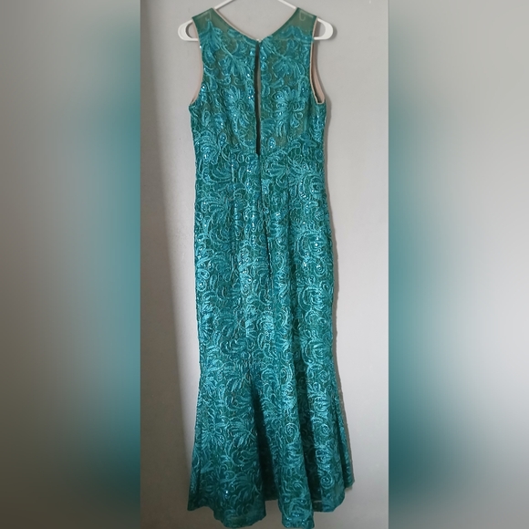 Elegant Teal Sleeveless Dress - Picture 3 of 8